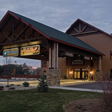 Club Wyndham Glacier Canyon - Image 2